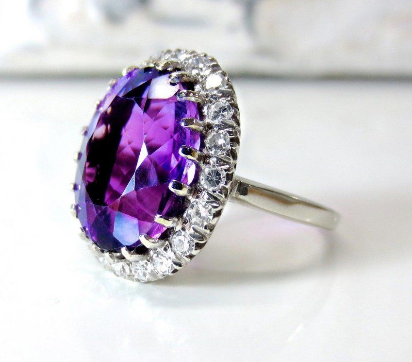 Anillo morado